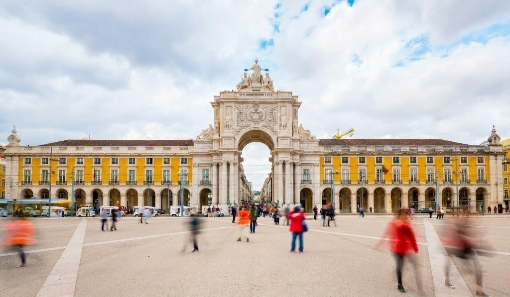 15 Lisbon Travel Tips from 10 Years of Hosting